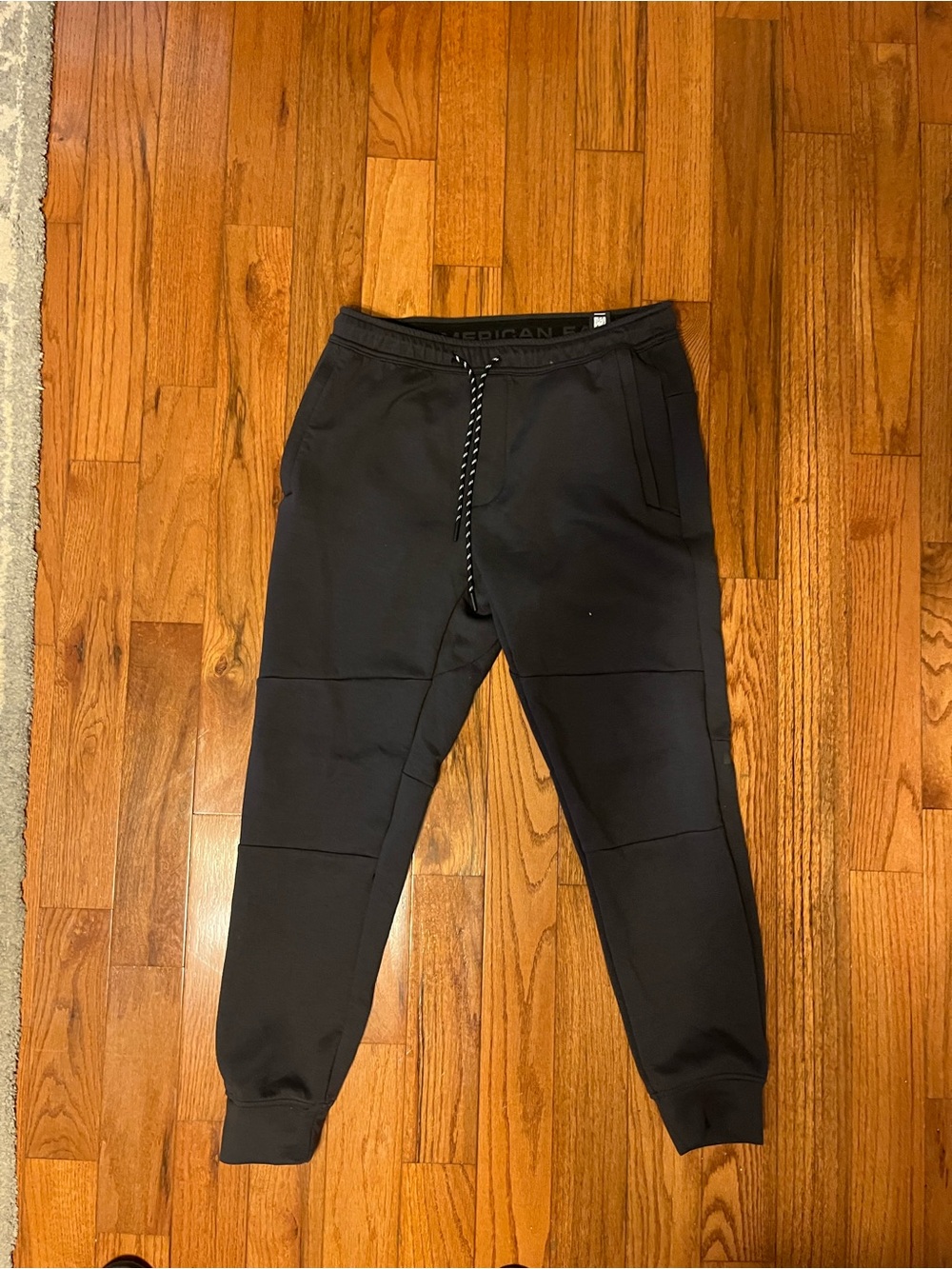 American Eagle Outfitters Black Jogger Sweatpants with Contrast Drawcord